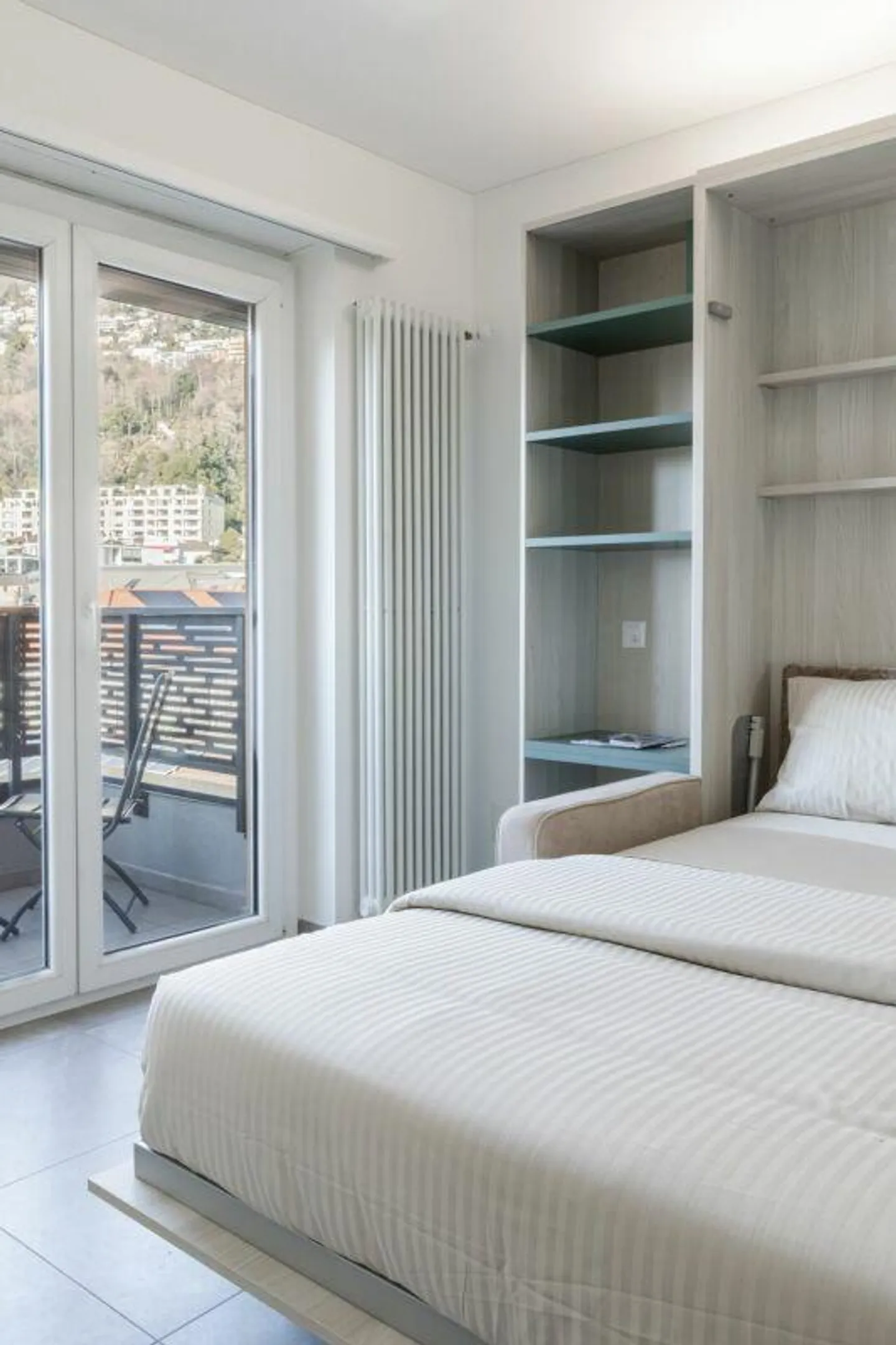 We rent renovated one-room apartments in Muralto - Photo 13 of 14