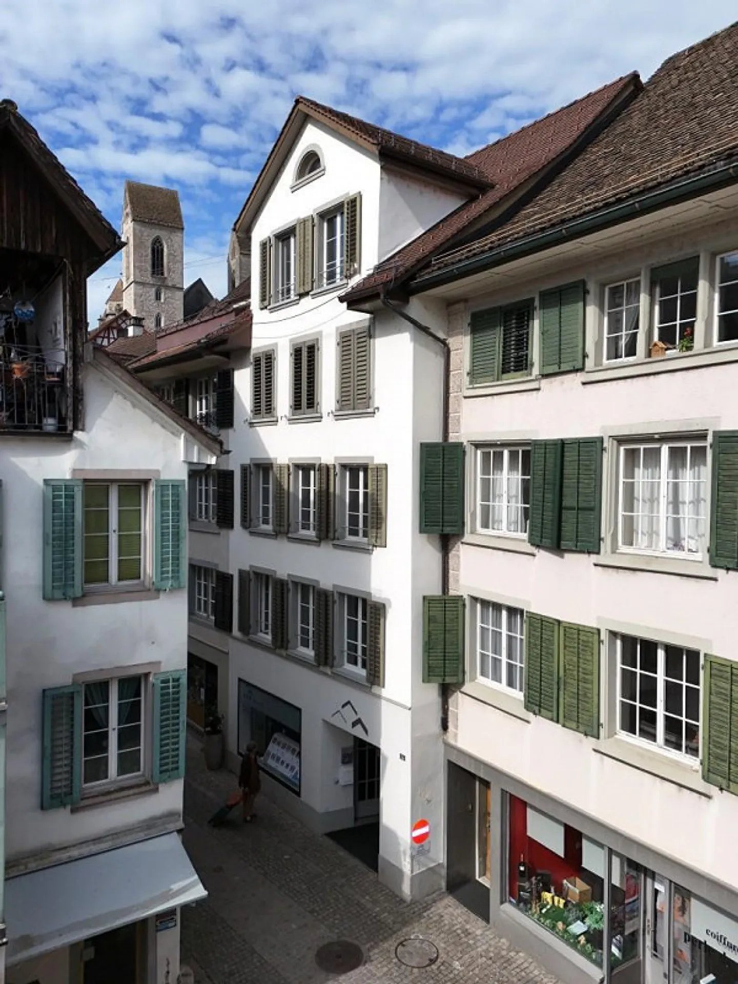 Attractive residential and commercial building in the old town of Rapperswil - Photo 2 of 12