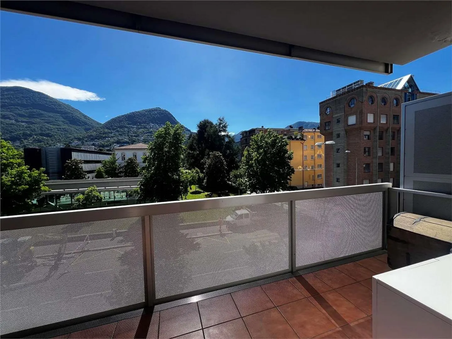 Rif. 2694 Ufficio Lugano in spazio condiviso - Foto 1 di 4