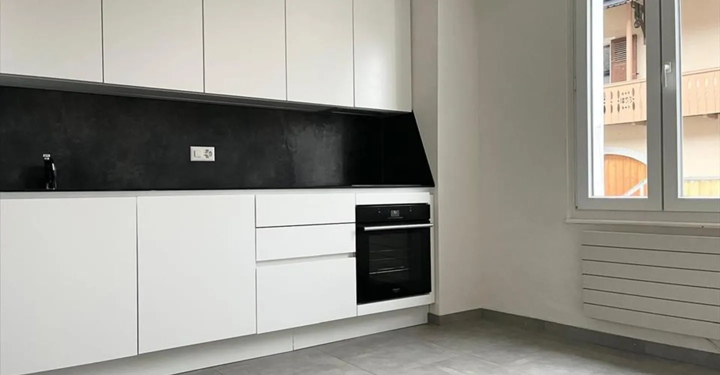 Rare object - Charming triplex 4.5 rooms in the heart of the old village of Collombey - Photo 3 of 11