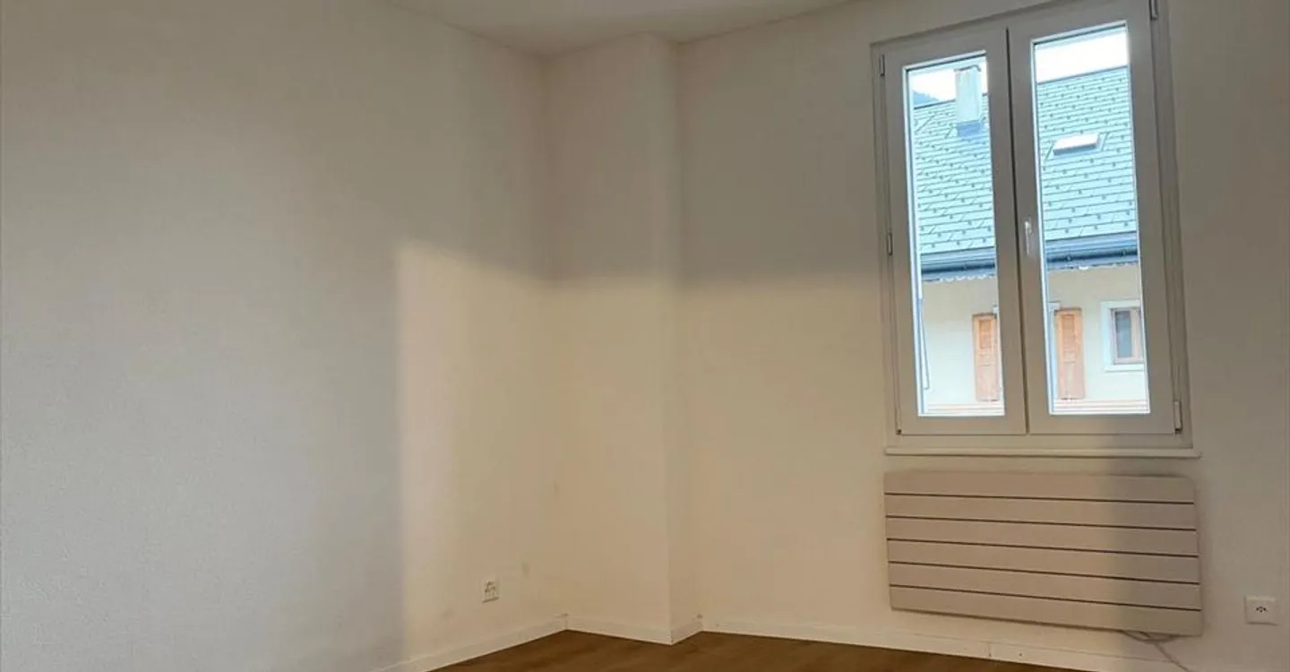Rare object - Charming triplex 4.5 rooms in the heart of the old village of Collombey - Photo 6 of 11