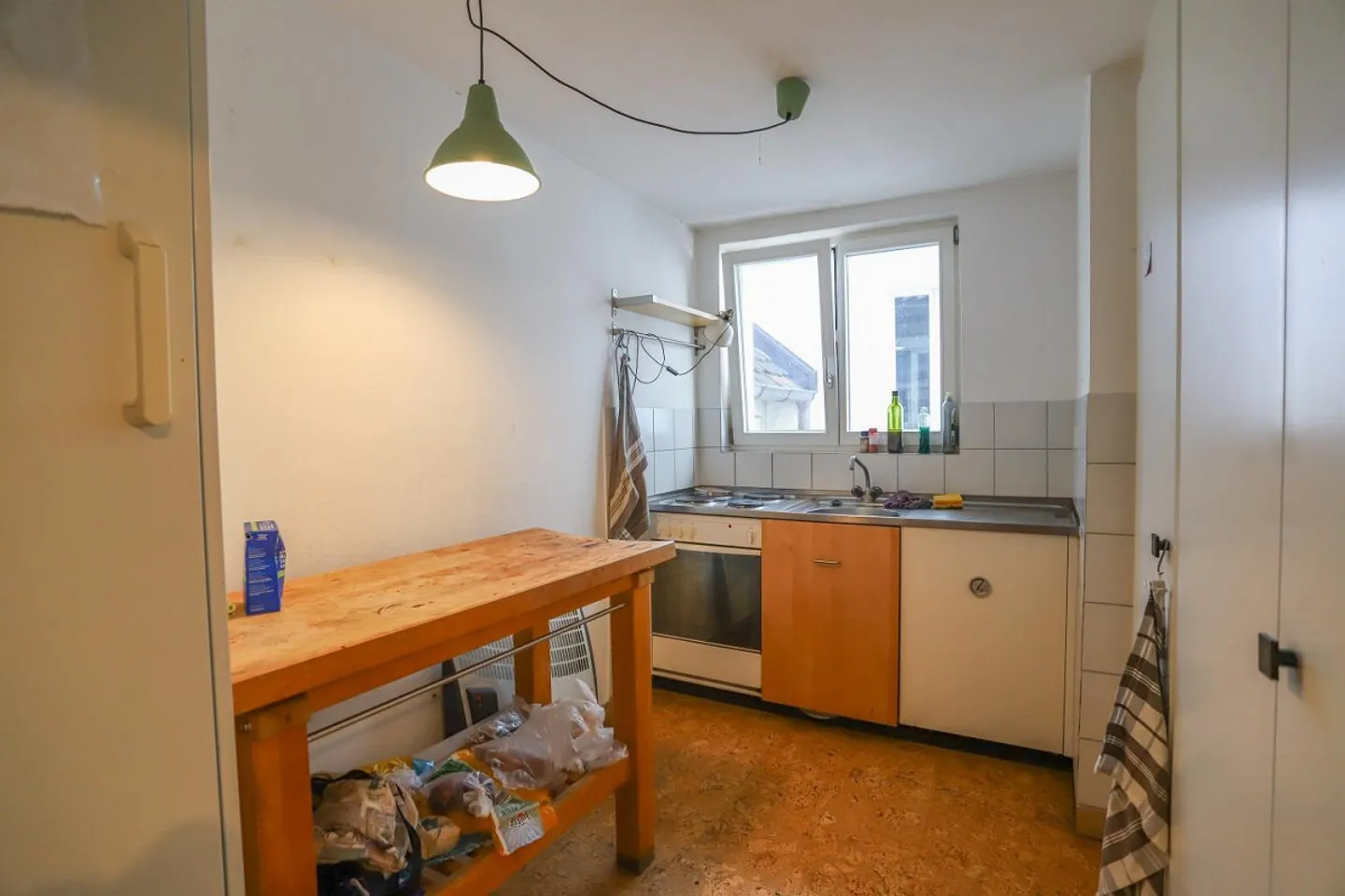 Attractive residential and commercial building in the old town of Rapperswil - Photo 8 of 12