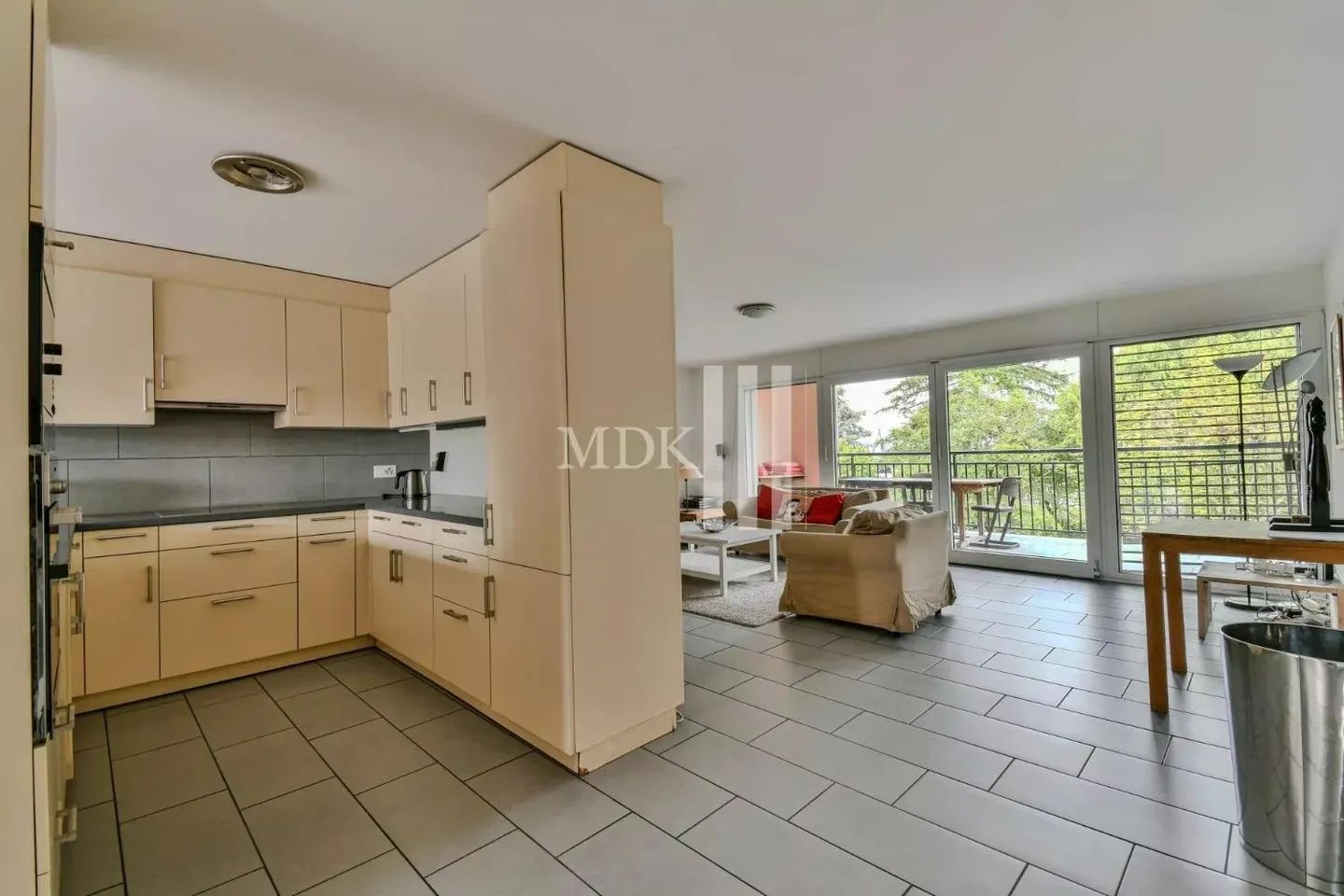 Appartement lumineux avec vue sur le port - Photo 3 sur 13