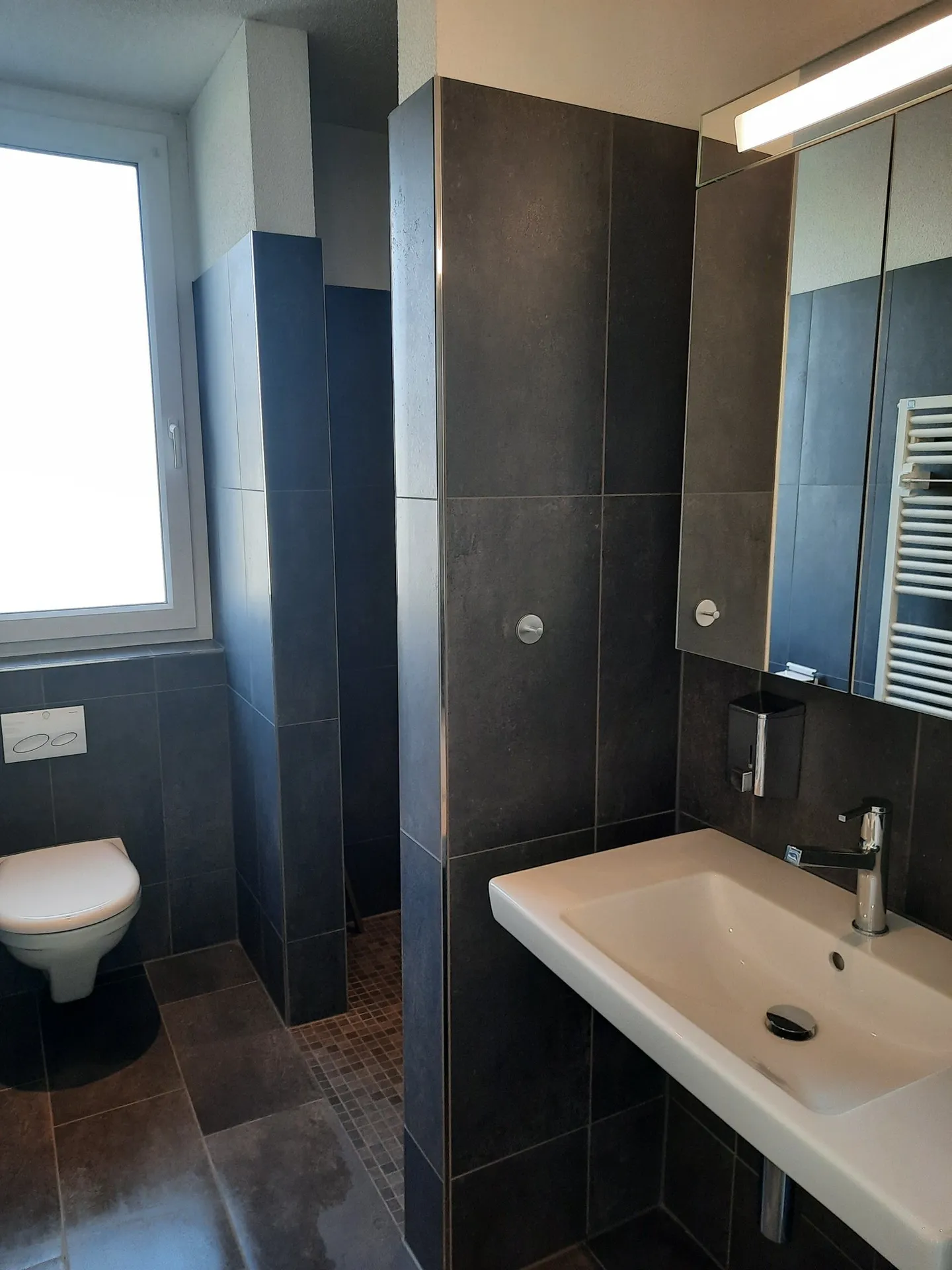 Modern and Stylish 4.5-Room Penthouse Apartment - Photo 10 of 13