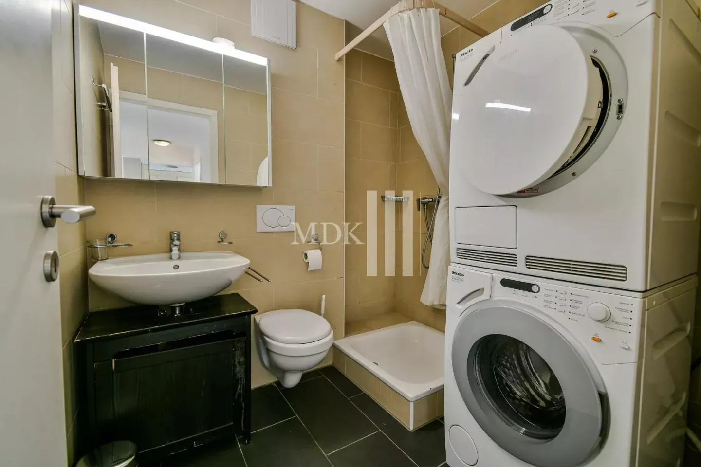Appartement lumineux avec vue sur le port - Photo 11 sur 13