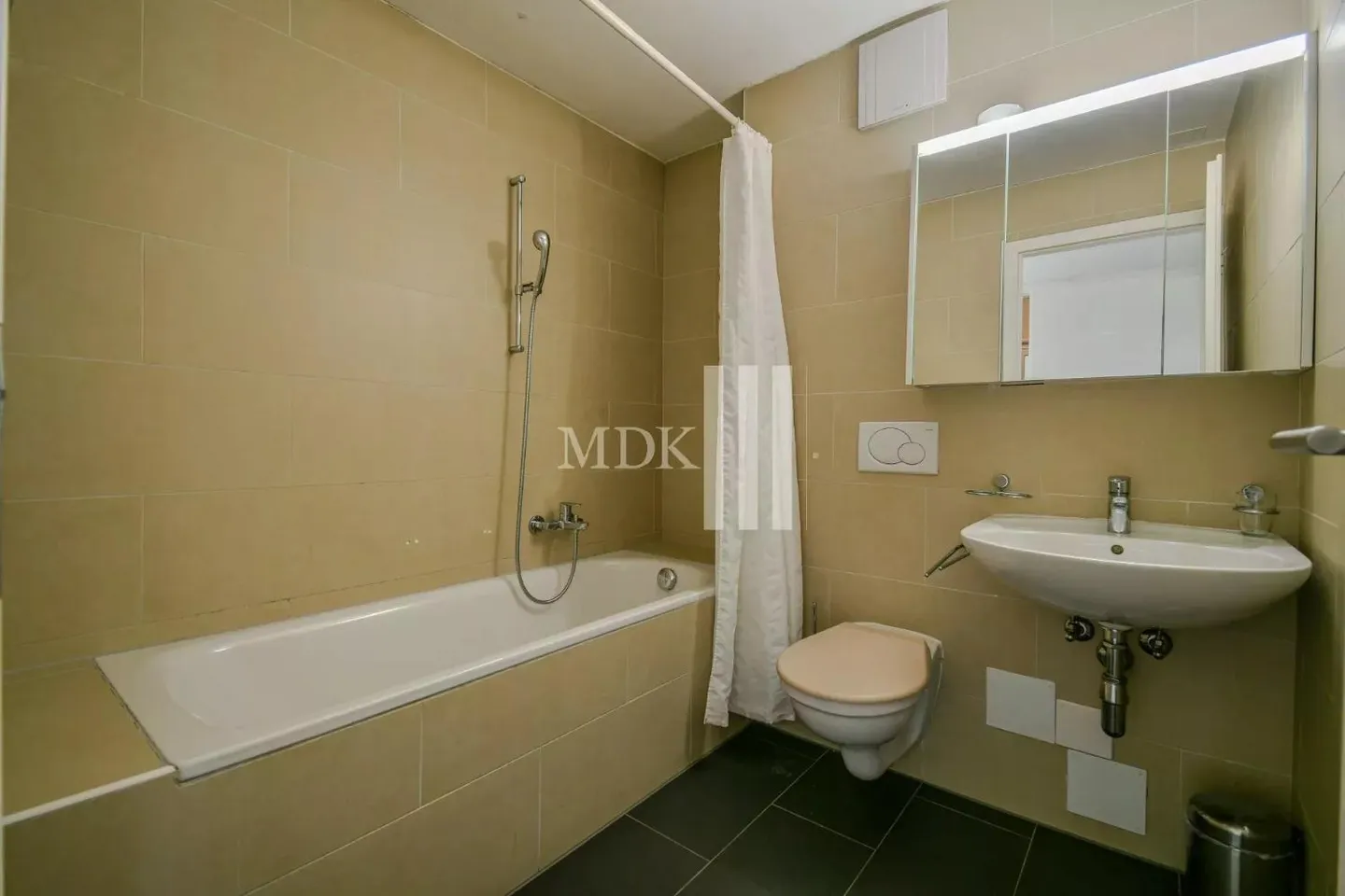 Appartement lumineux avec vue sur le port - Photo 12 sur 13