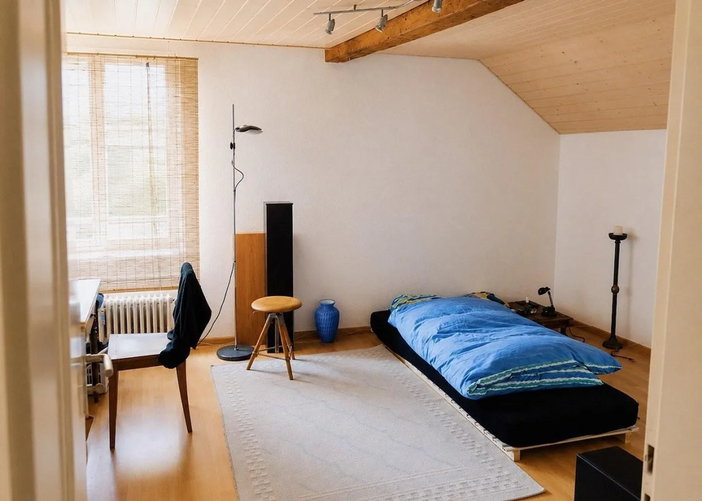 Votre nouvelle chambre d studio avec fenêtre et lavabo - Photo 1 sur 6