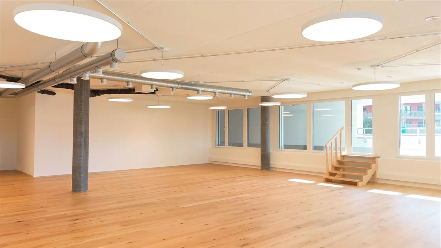 Espace de bureau/pratique moderne avec terrasse - emplacement de choix juste à côté de Shoppi Tivoli - Photo 1 sur 7