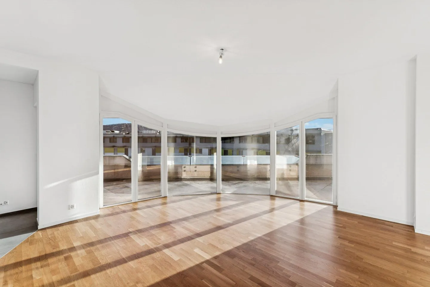 Wunderschöne Penthouse-Wohnung mit großer Terrasse - Foto 2 von 12