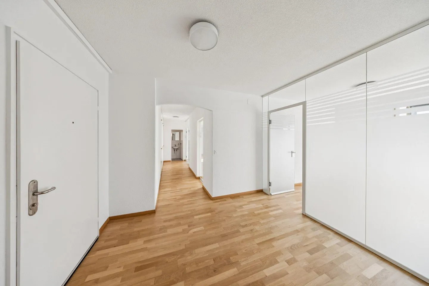 Your new feel-good oasis in the center of Biel! - Photo 9 of 10
