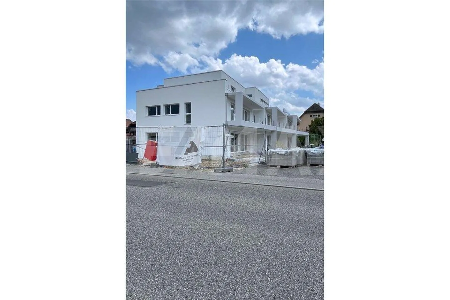 New construction, quietly located, lots of sun and interior design to be determined by yourself (under construction) - Photo 4 of 13