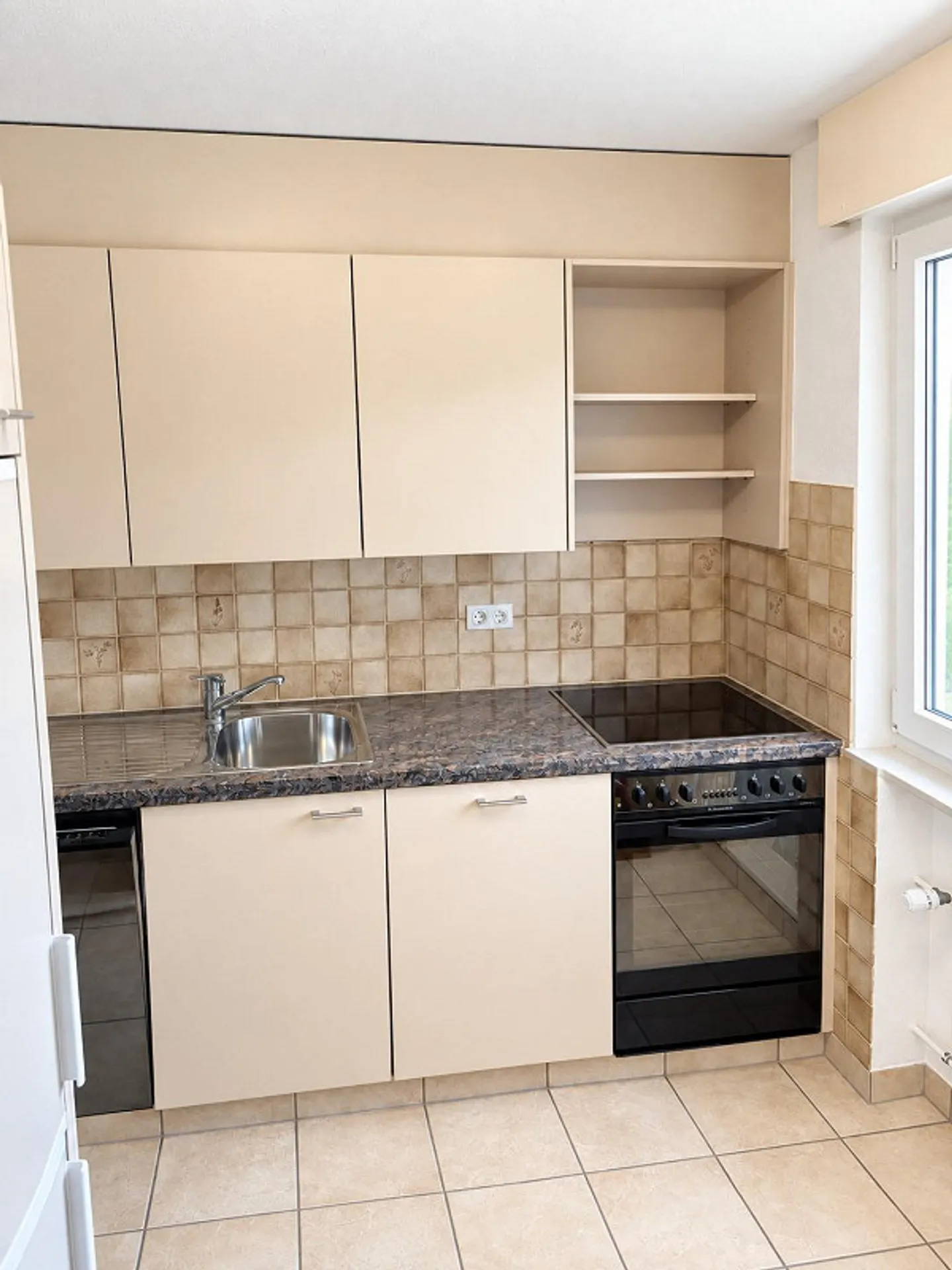 Charmante appartement de 4,5 pièces dans un quartier familial - Photo 2 sur 10