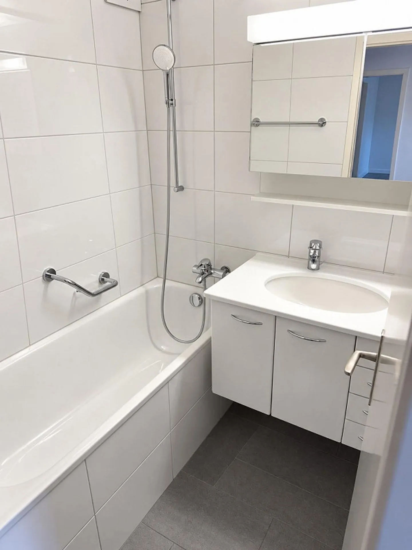 Charmante appartement de 4,5 pièces dans un quartier familial - Photo 4 sur 10