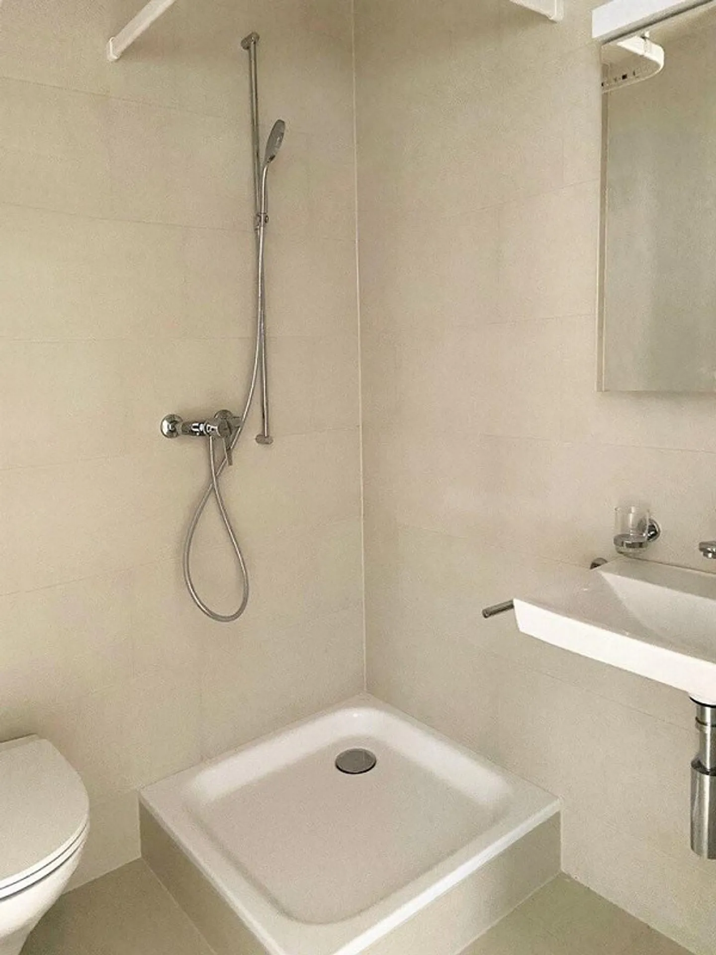 Versatile commercial space for rent! - Photo 5 of 5