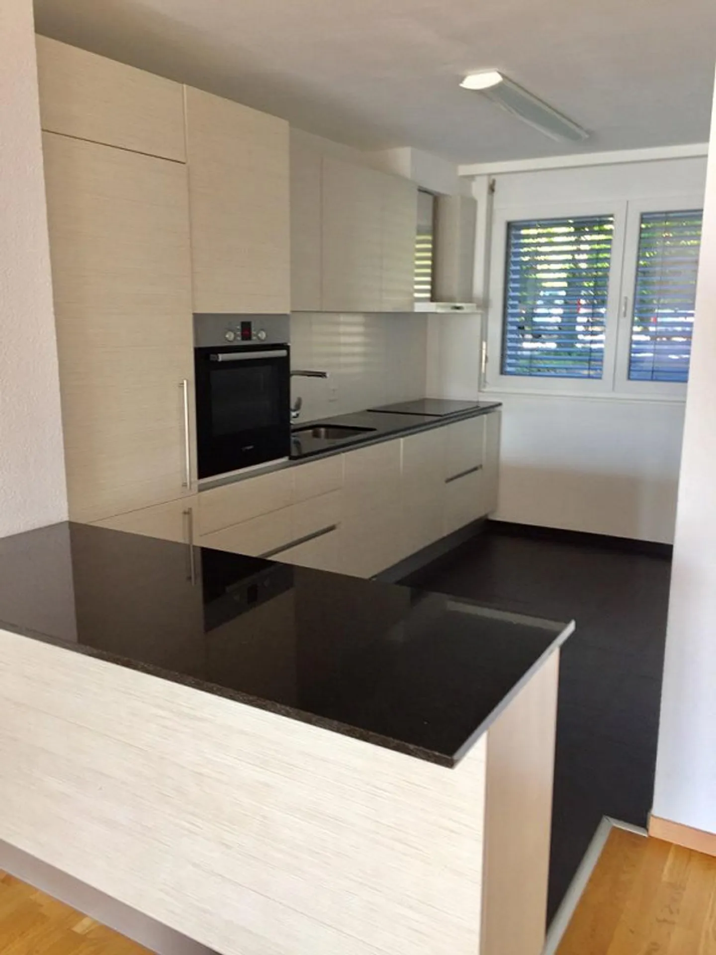 Apartment in a well-maintained property - Photo 3 of 5