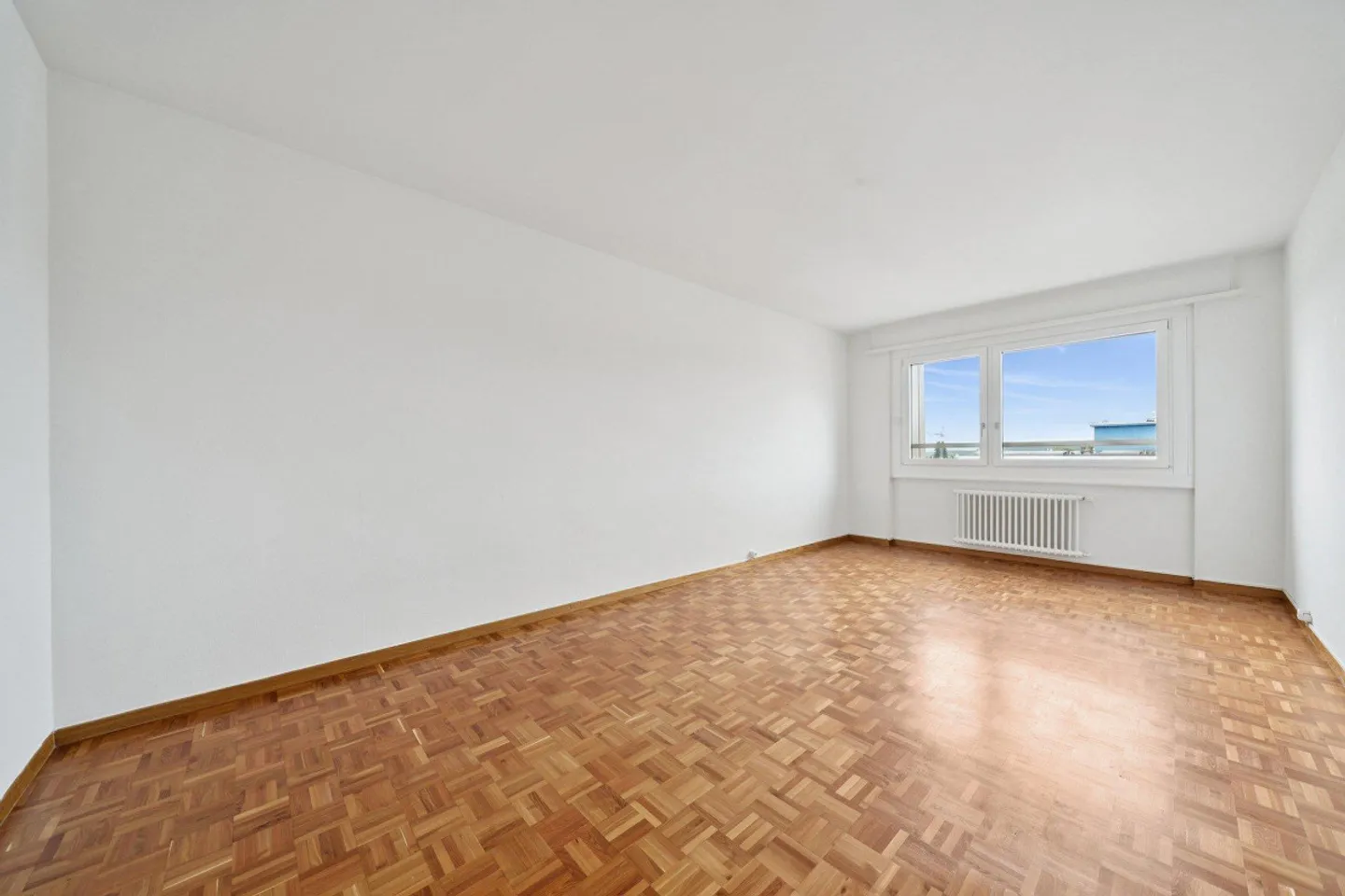 Ampio appartamento con balcone nel cuore di Yverdon-les-Bains - Foto 4 di 7