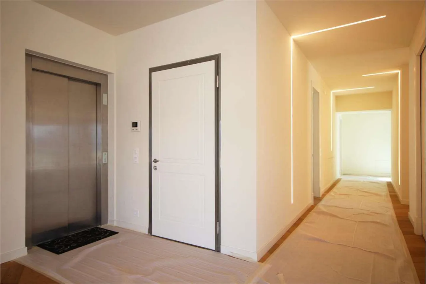New Representation Penthouse Apartment with 5.5 Rooms, Pool and Garden - Photo 12 of 13
