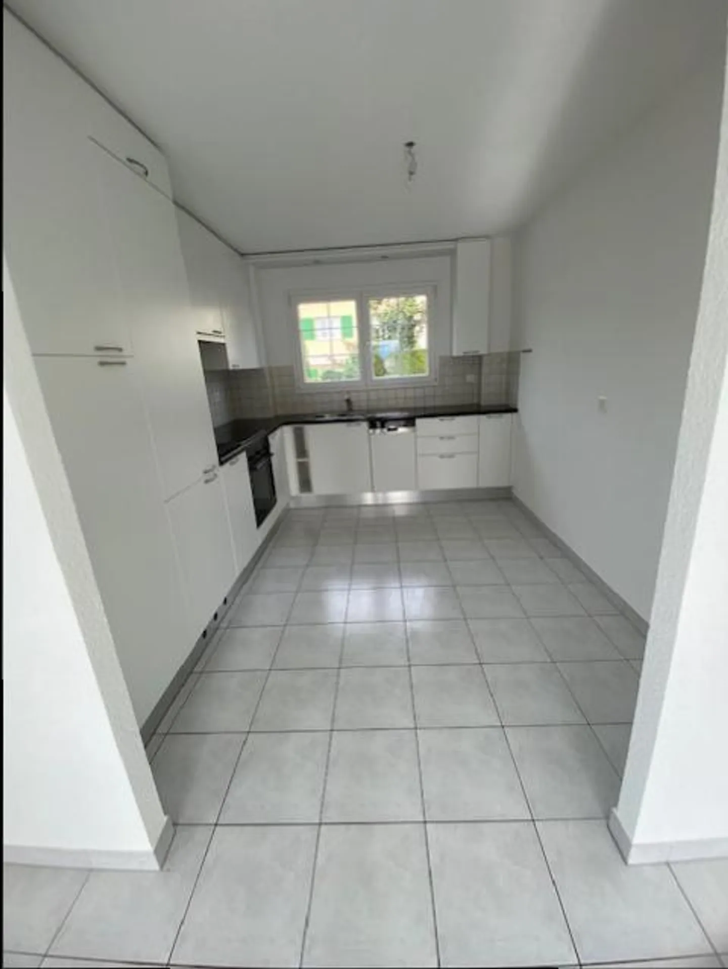 Beautiful 3.5-room apartment (87 m2) - Mont-sur-Rolle - Lake view - Photo 3 of 12