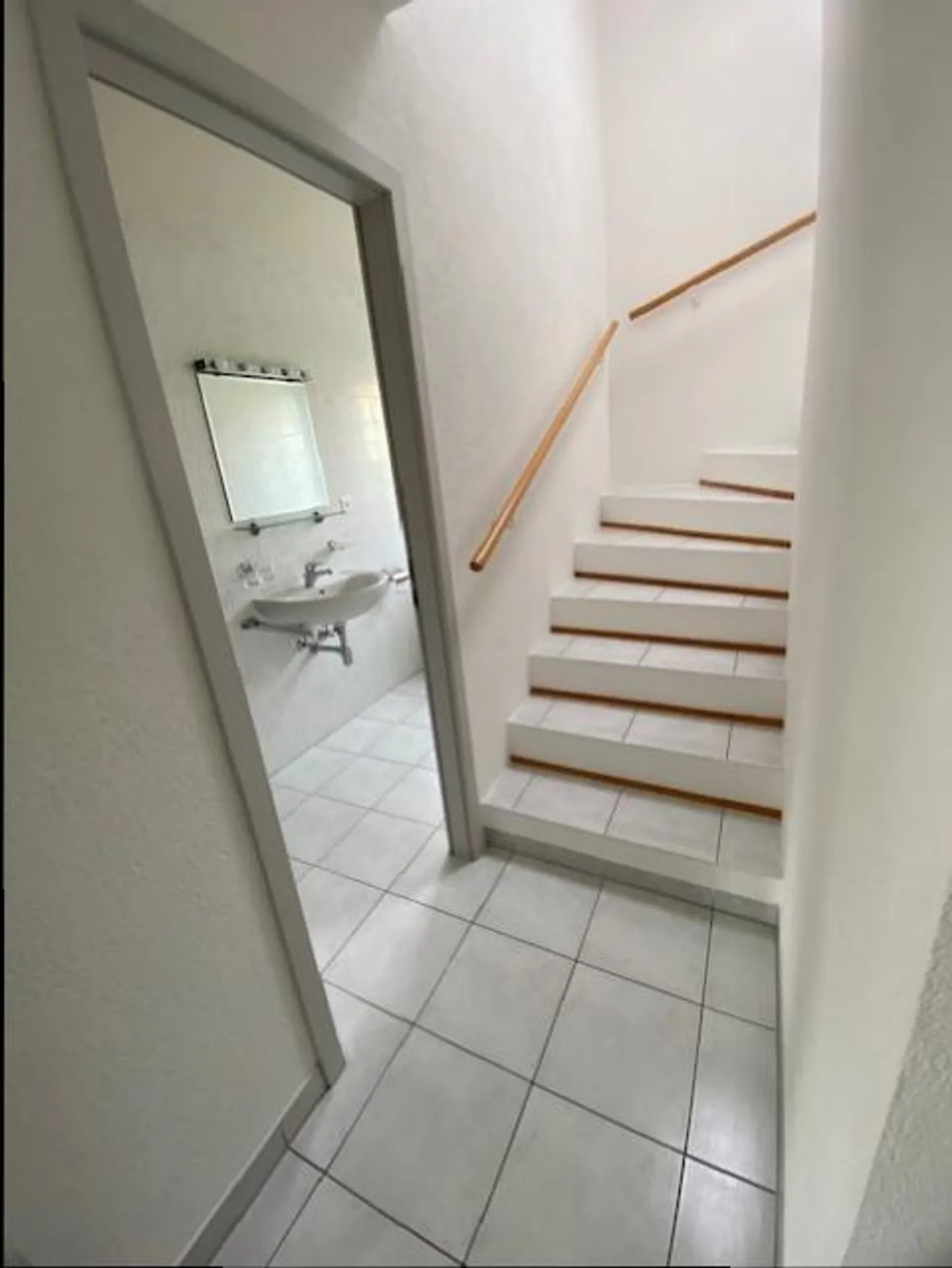 Beautiful 3.5-room apartment (87 m2) - Mont-sur-Rolle - Lake view - Photo 4 of 12