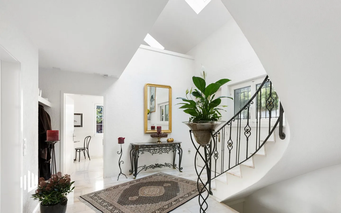 ImmoWyss - One to Two Family House with Garden Paradise in Prime Location - Photo 6 of 13