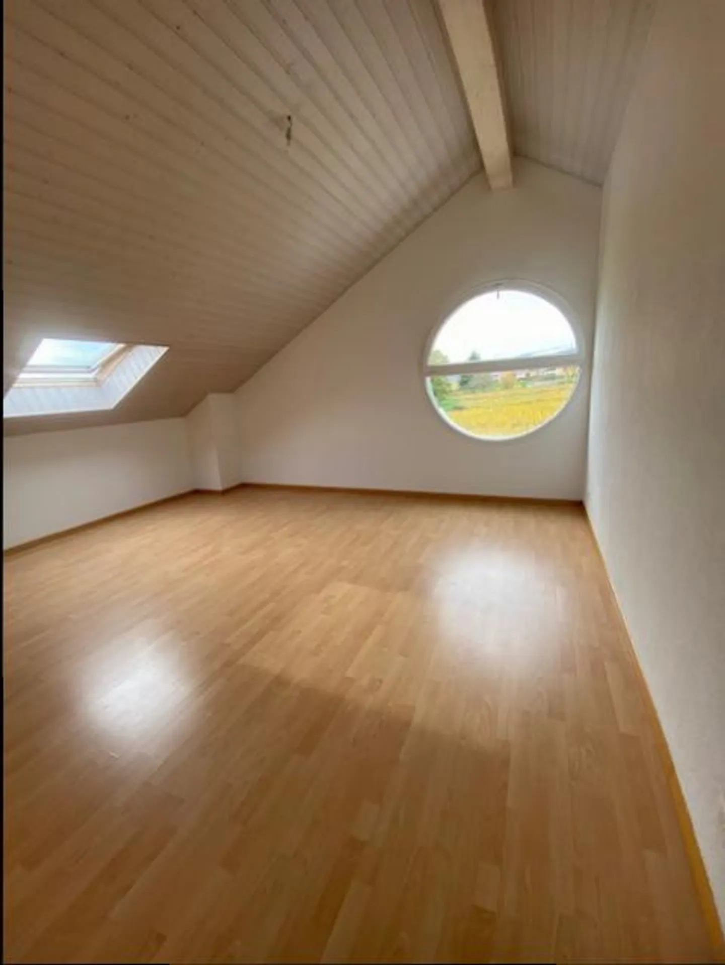 Beautiful 3.5-room apartment (87 m2) - Mont-sur-Rolle - Lake view - Photo 9 of 12