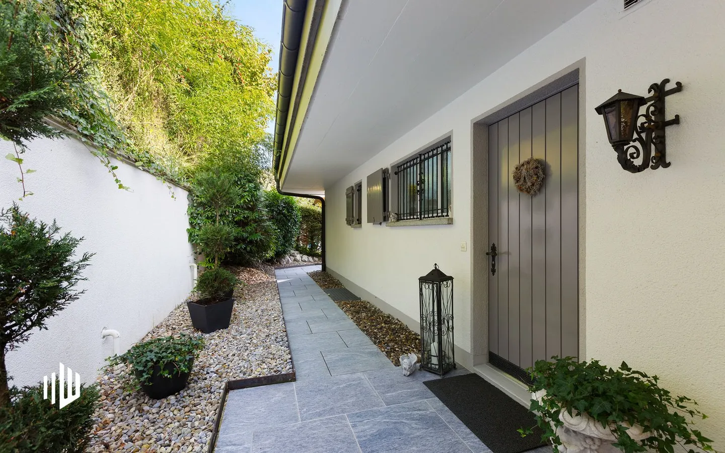 ImmoWyss - One to Two Family House with Garden Paradise in Prime Location - Photo 3 of 13