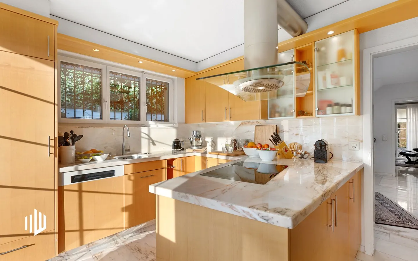 ImmoWyss - One to Two Family House with Garden Paradise in Prime Location - Photo 10 of 13