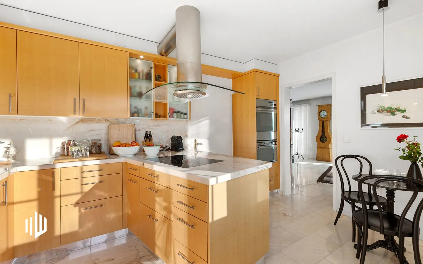 ImmoWyss - One to Two Family House with Garden Paradise in Prime Location - Photo 9 of 13