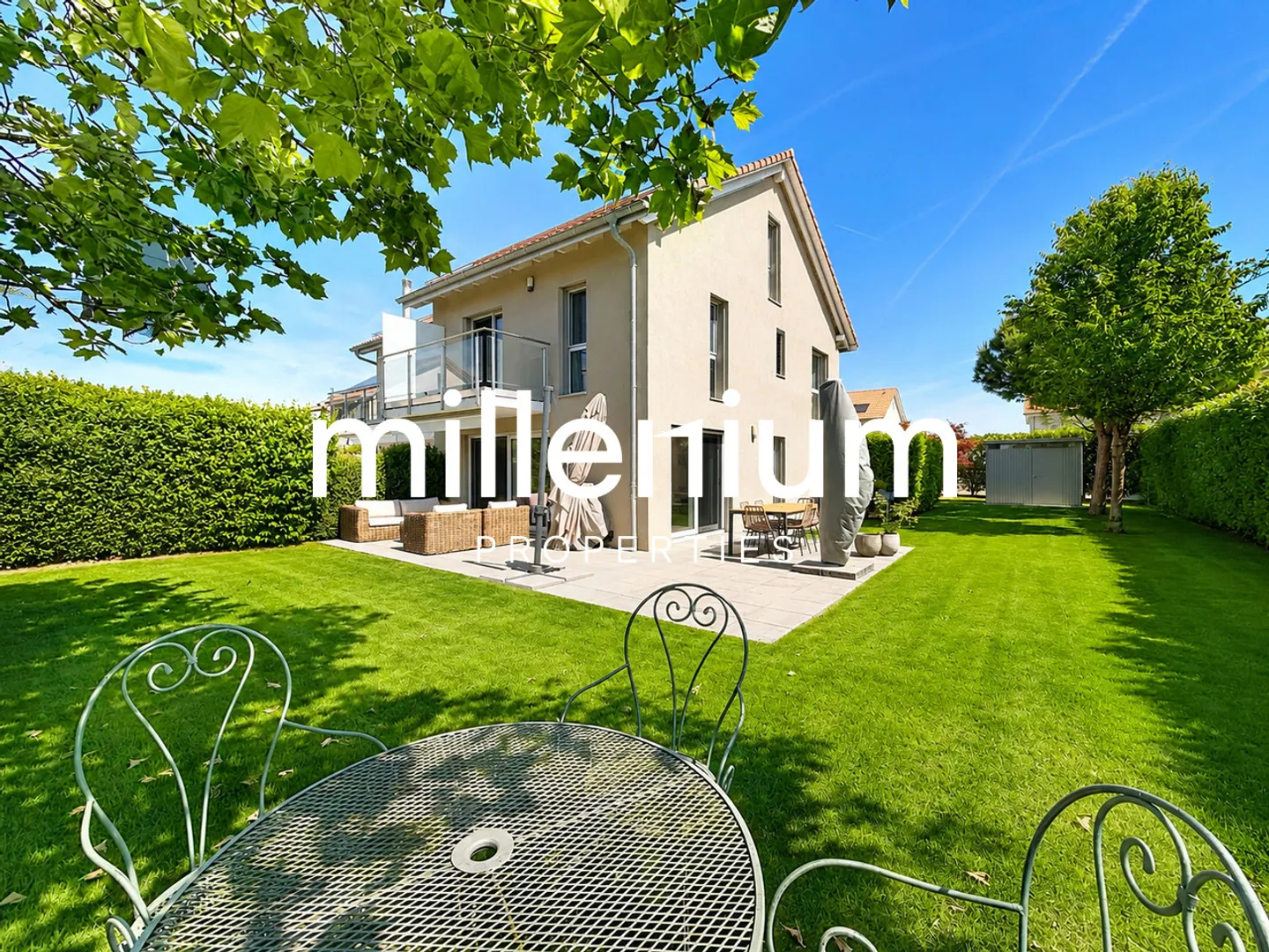 Casa Familiare Contemporanea - Foto 1 di 16