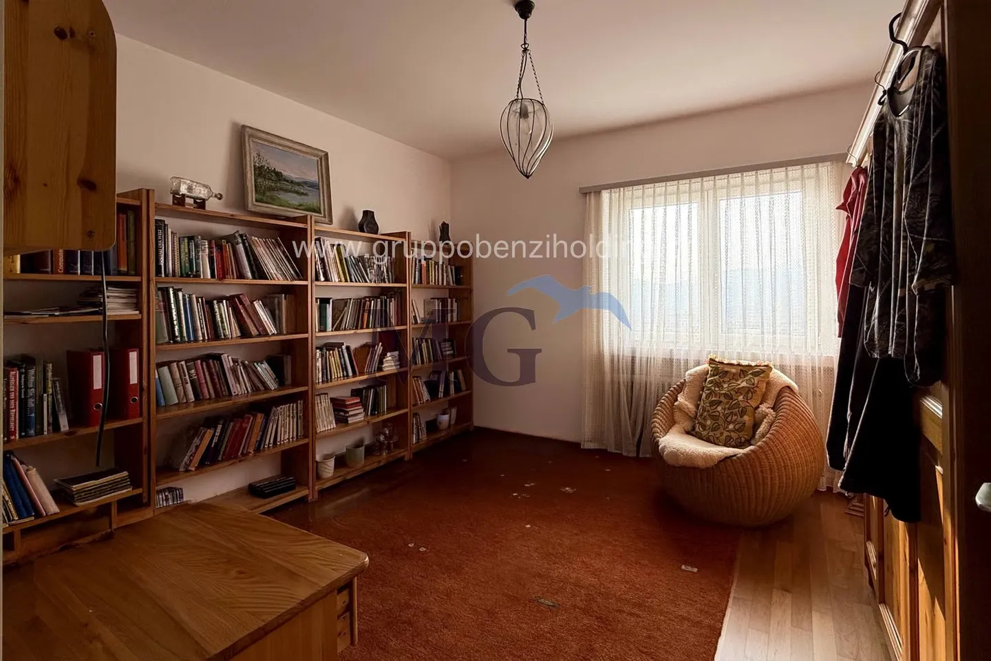 Apartment with 3.5 rooms on the top floor in a residential area - Photo 8 of 20