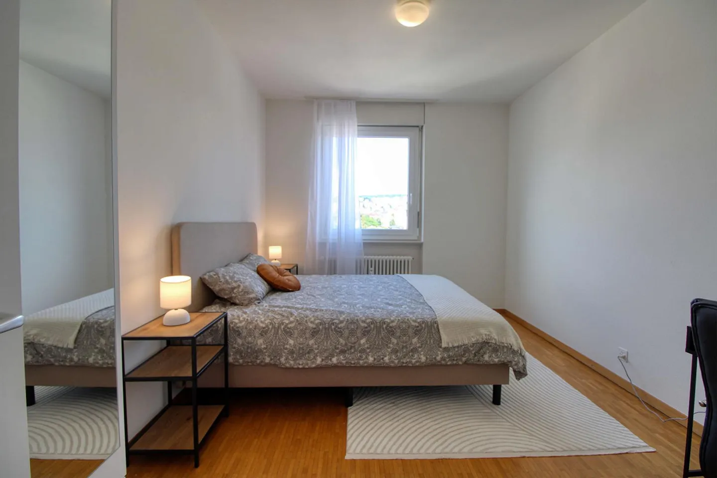 Elegant coliving with stunning views of the lake and mountains - Photo 1 of 22