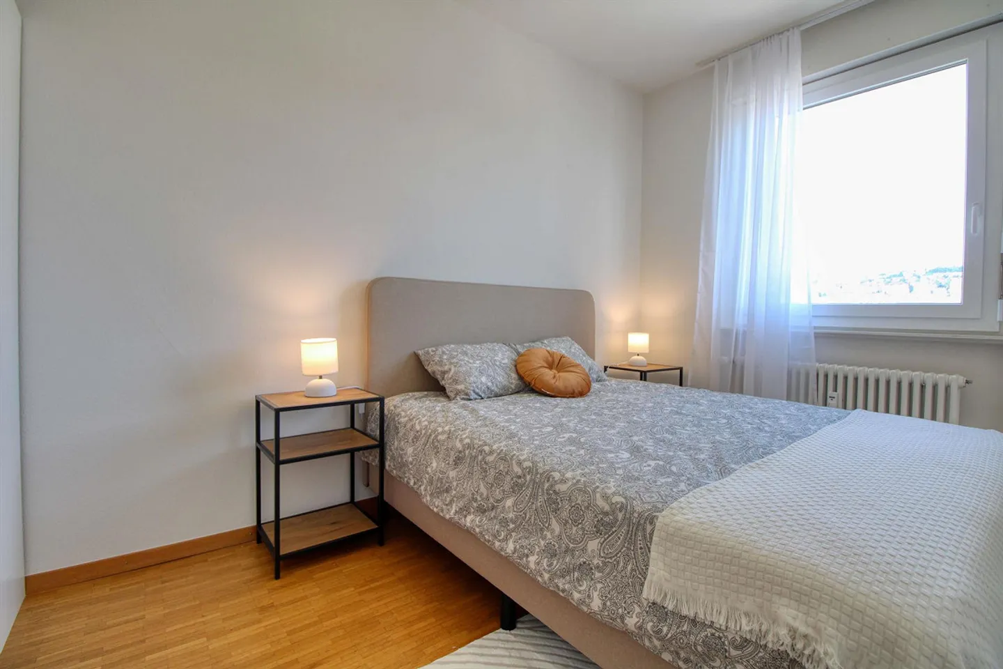 Elegant coliving with stunning views of the lake and mountains - Photo 2 of 22