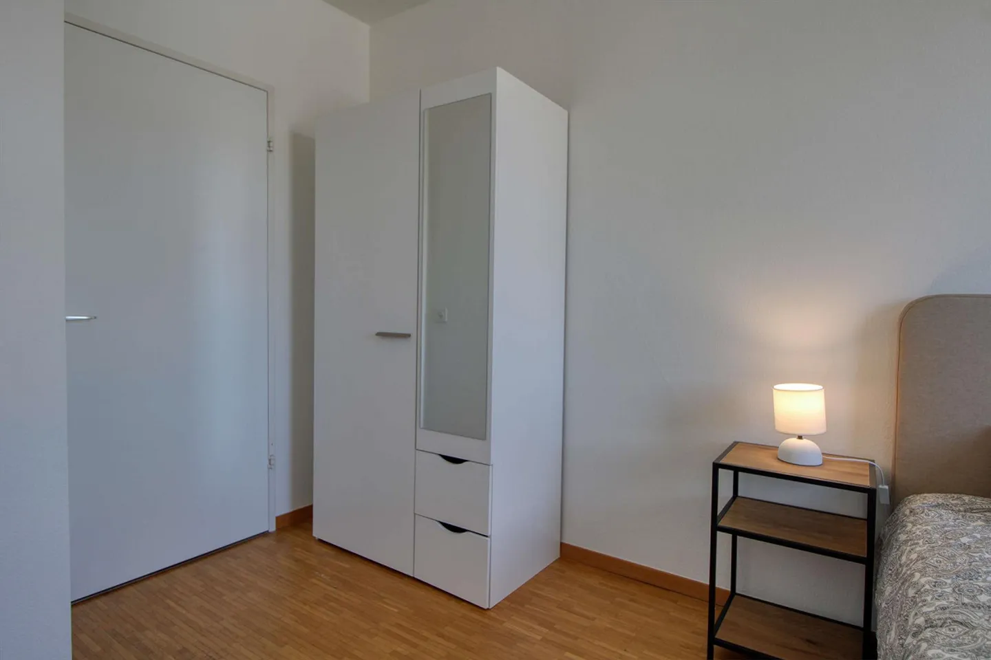 Elegant coliving with stunning views of the lake and mountains - Photo 8 of 22