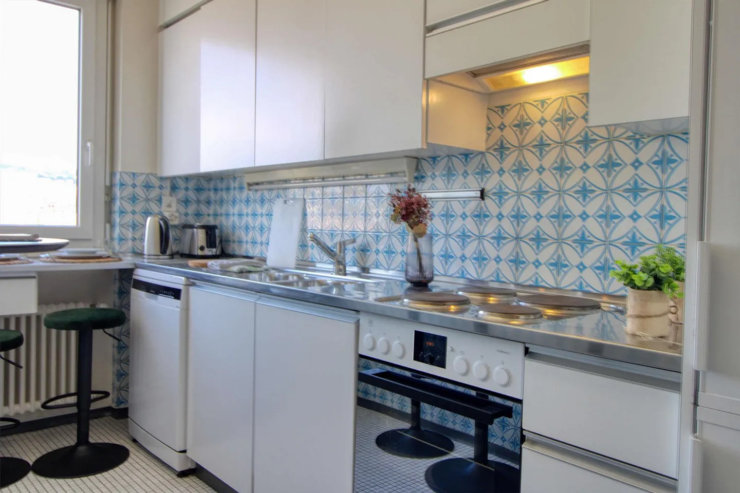 Elegant coliving with stunning views of the lake and mountains - Photo 15 of 22