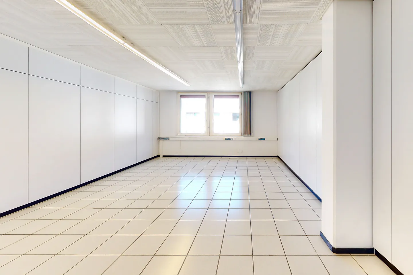 Office space for rent - Photo 2 of 4