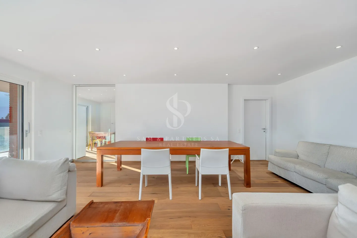 Elegante Wohnung mit Garten - Foto 5 von 16