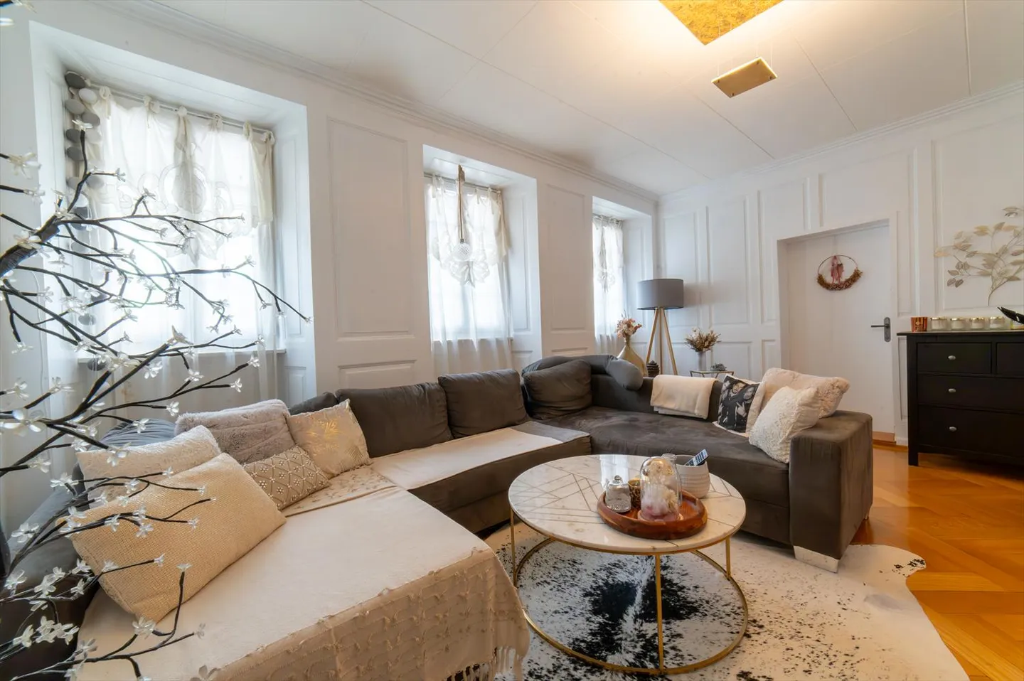 Appartement de caractère 3,5 pièces avec cachet et lumière naturelle - Photo 4 sur 13