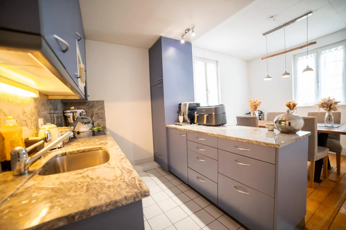 Appartement de caractère 3,5 pièces avec cachet et lumière naturelle - Photo 11 sur 13