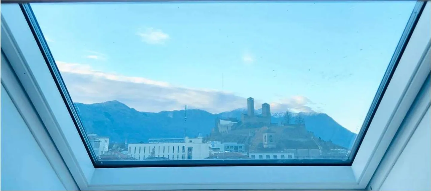 Vollständig renovierte Penthouse-Wohnung in Bellinzona - Foto 1 von 13