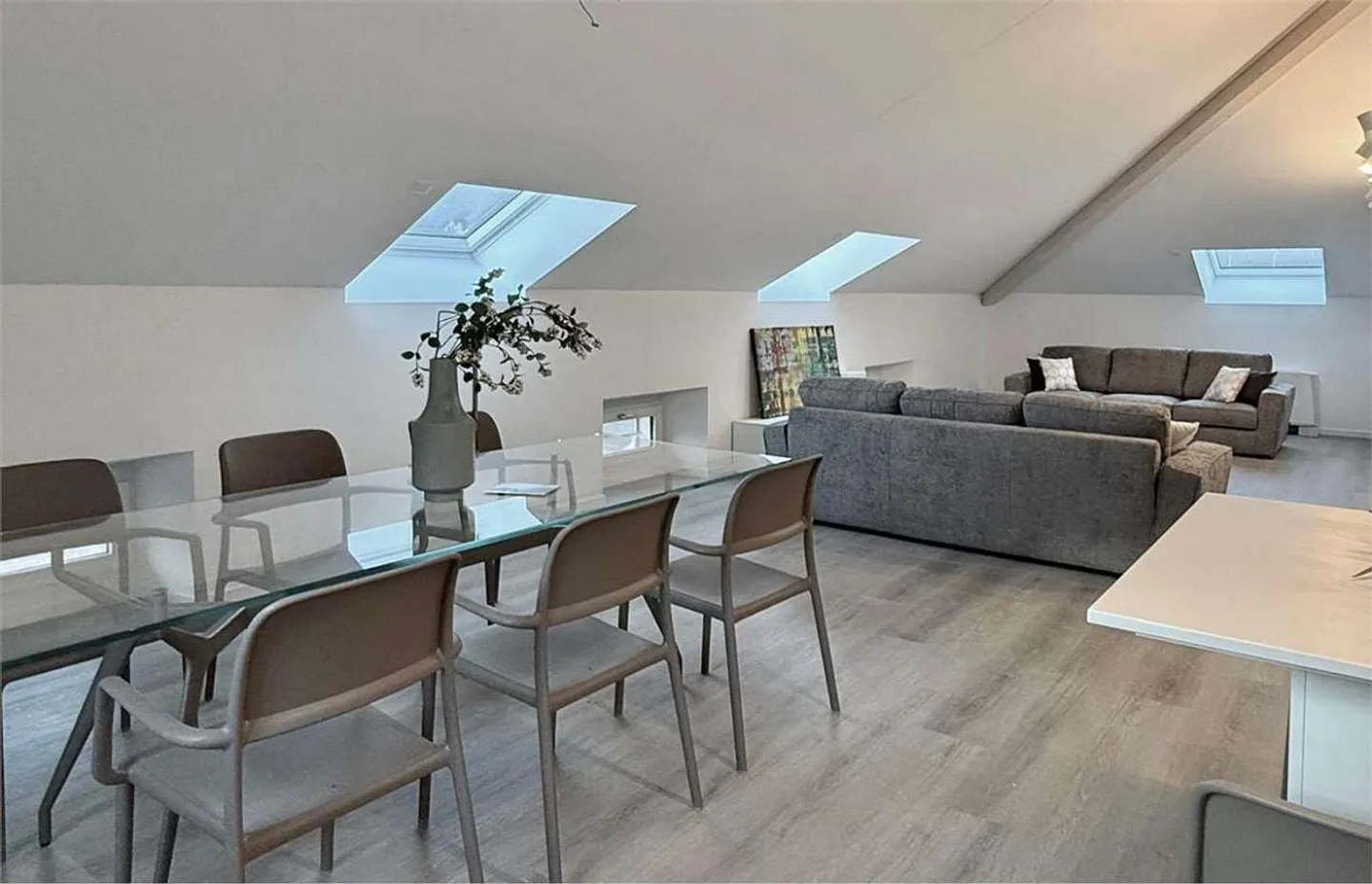 Vollständig renovierte Penthouse-Wohnung in Bellinzona - Foto 2 von 13