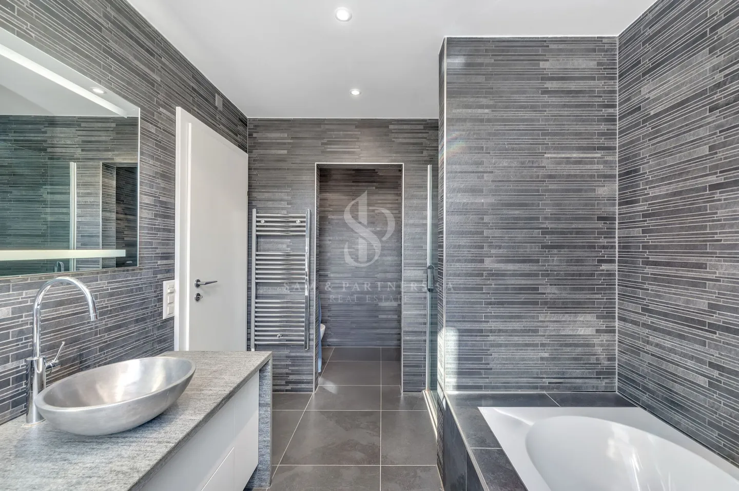 Elegante Wohnung mit Garten - Foto 10 von 16