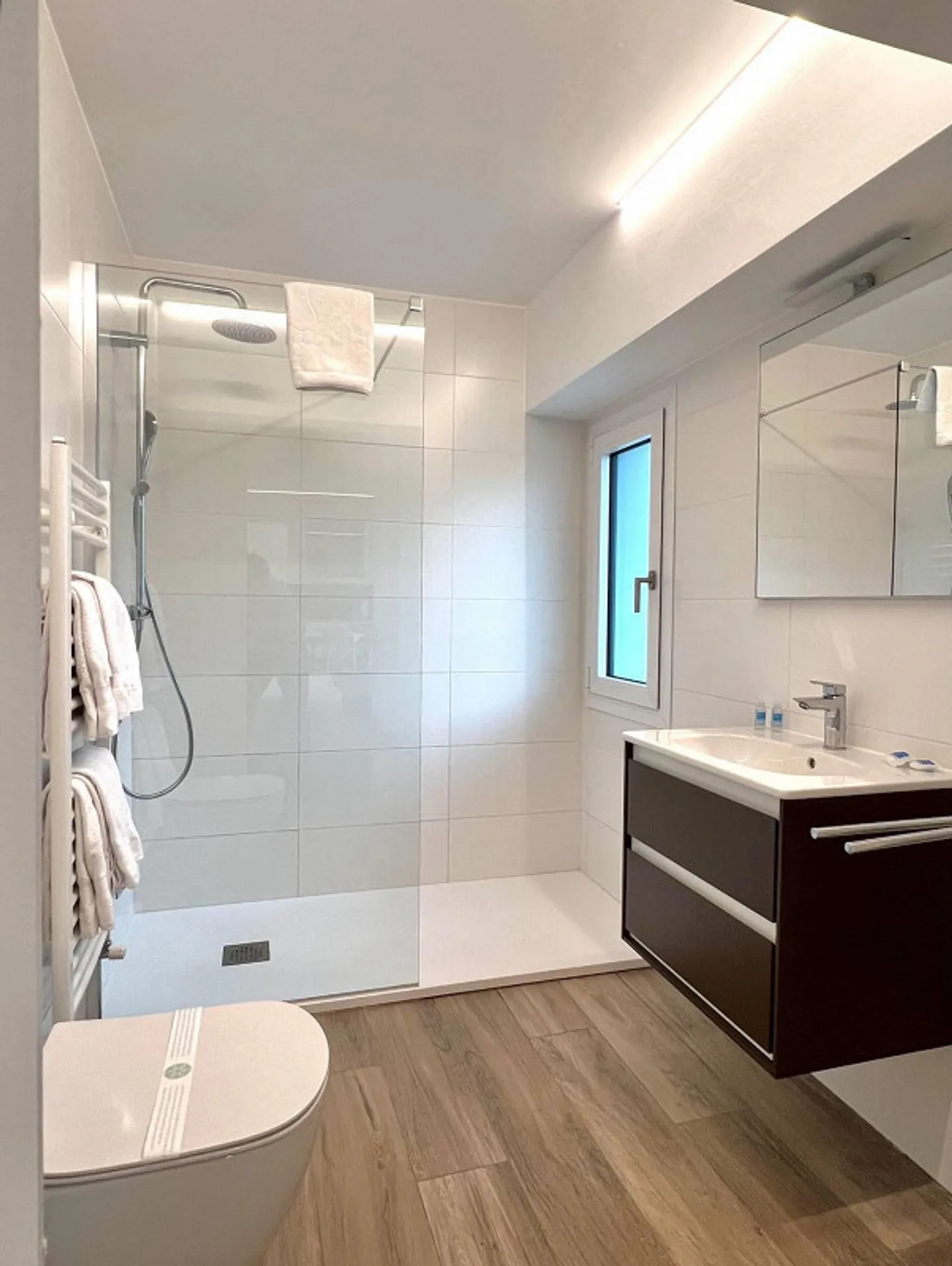 Investment Studio - Photo 6 of 7