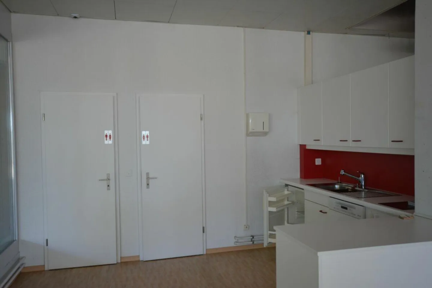 Spazio commerciale/ufficio ampliato - Foto 8 di 10
