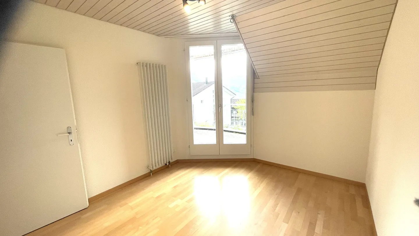 Maison de rangée de 5,5 pièces avec vue sur la montagne et le lac et garage double - Photo 9 sur 13