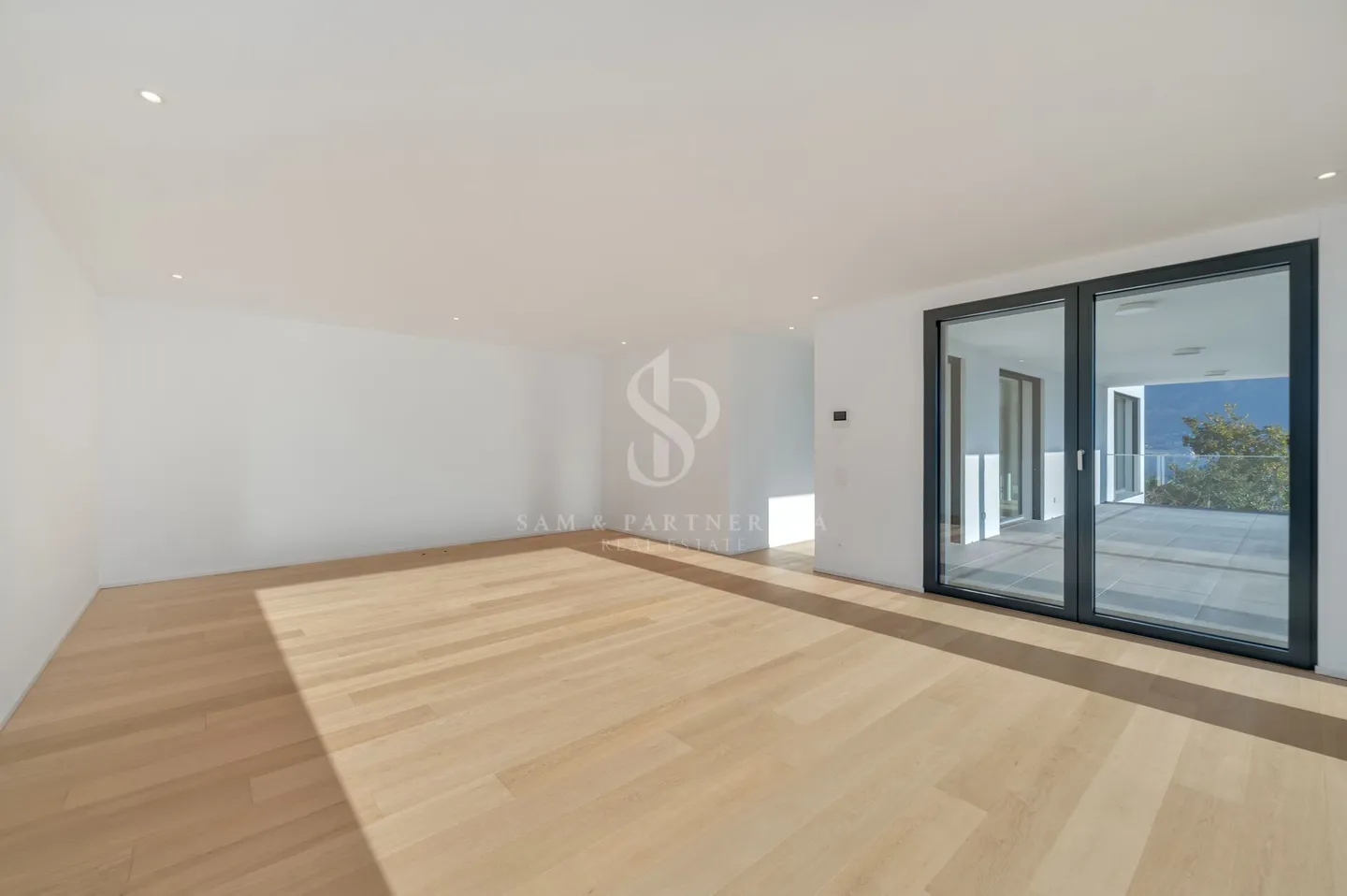 Villa moderna con vista lago - Foto 8 di 19