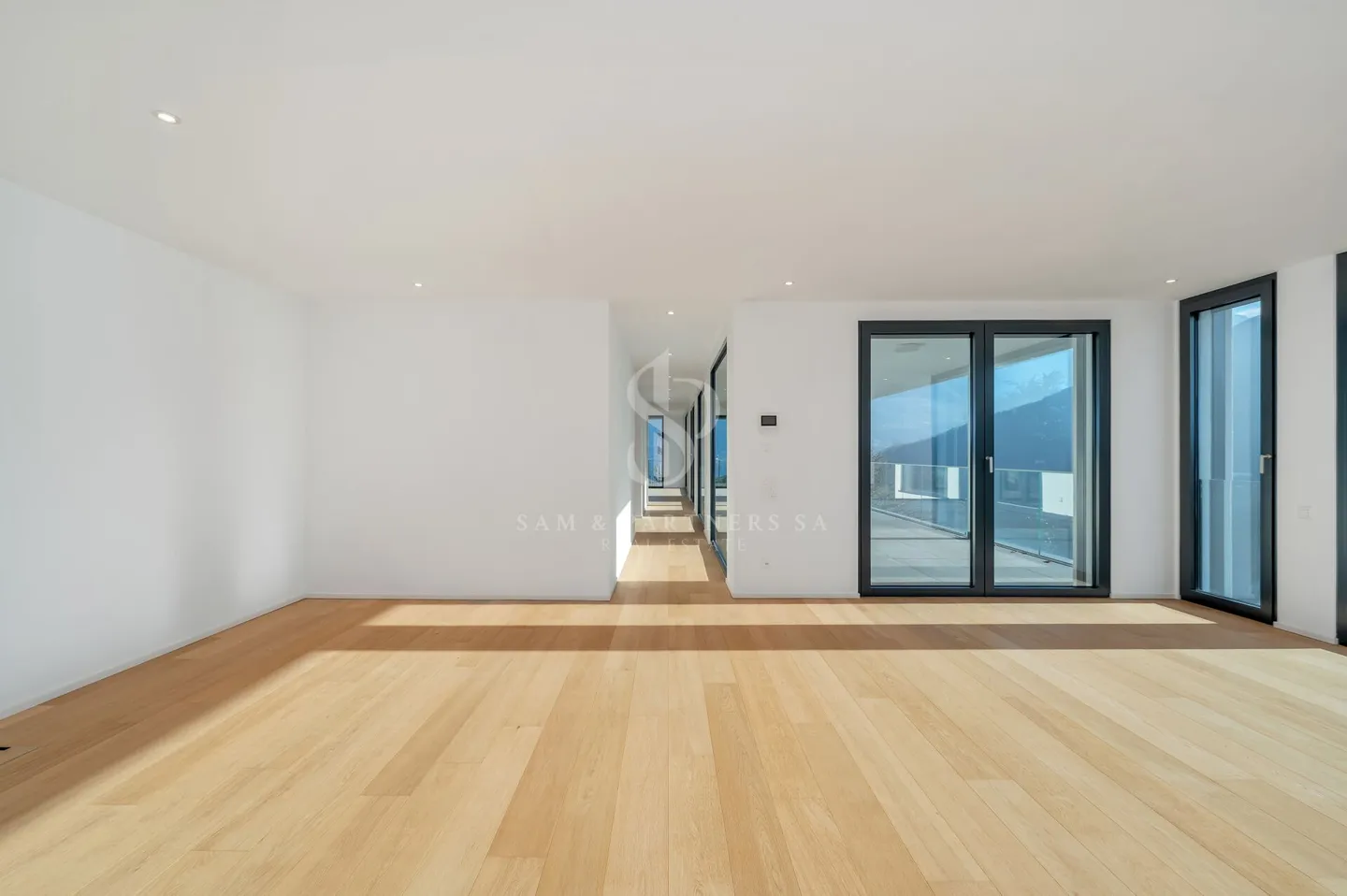 Villa moderna con vista lago - Foto 6 di 19