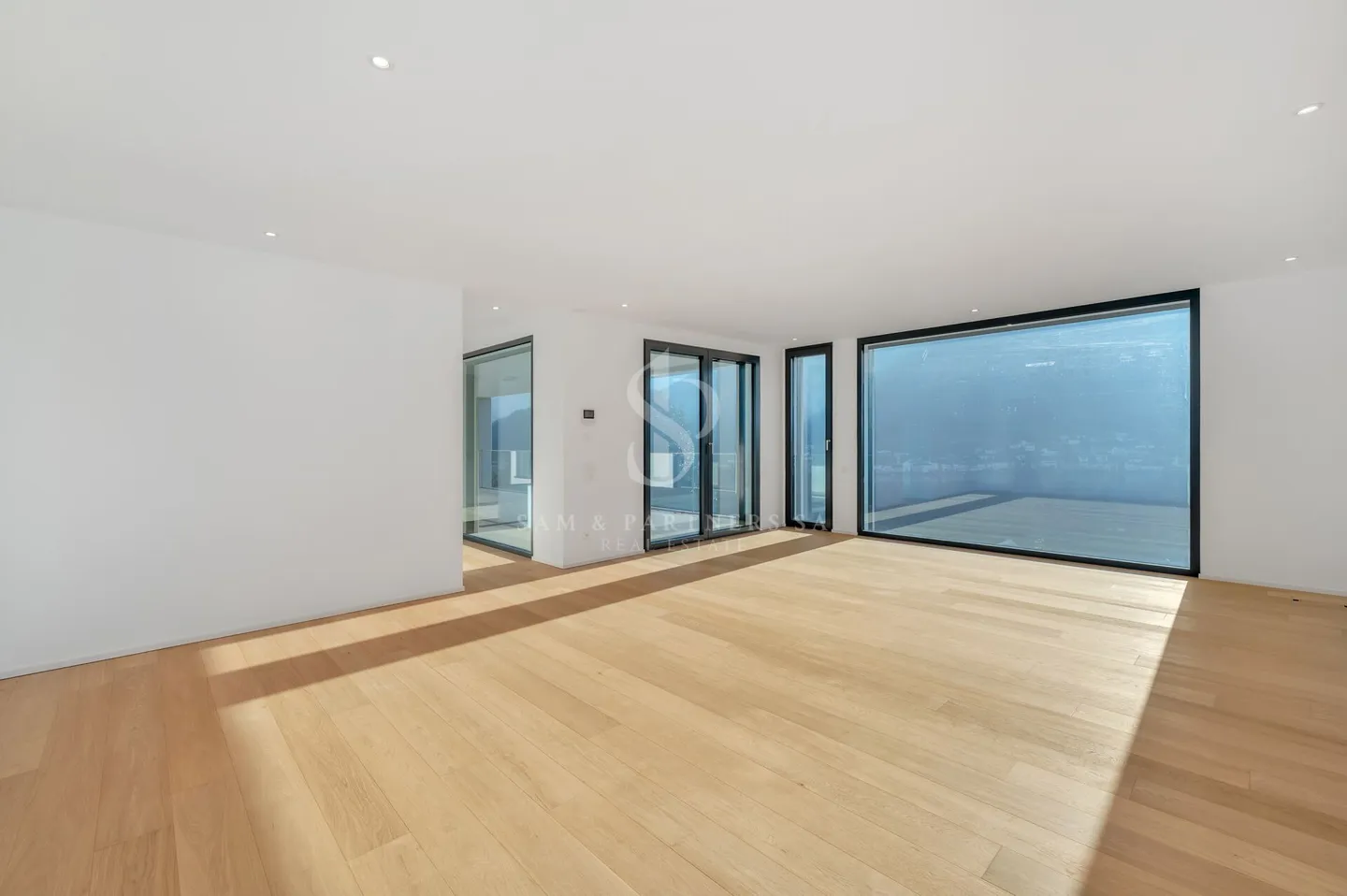 Villa moderna con vista lago - Foto 7 di 19