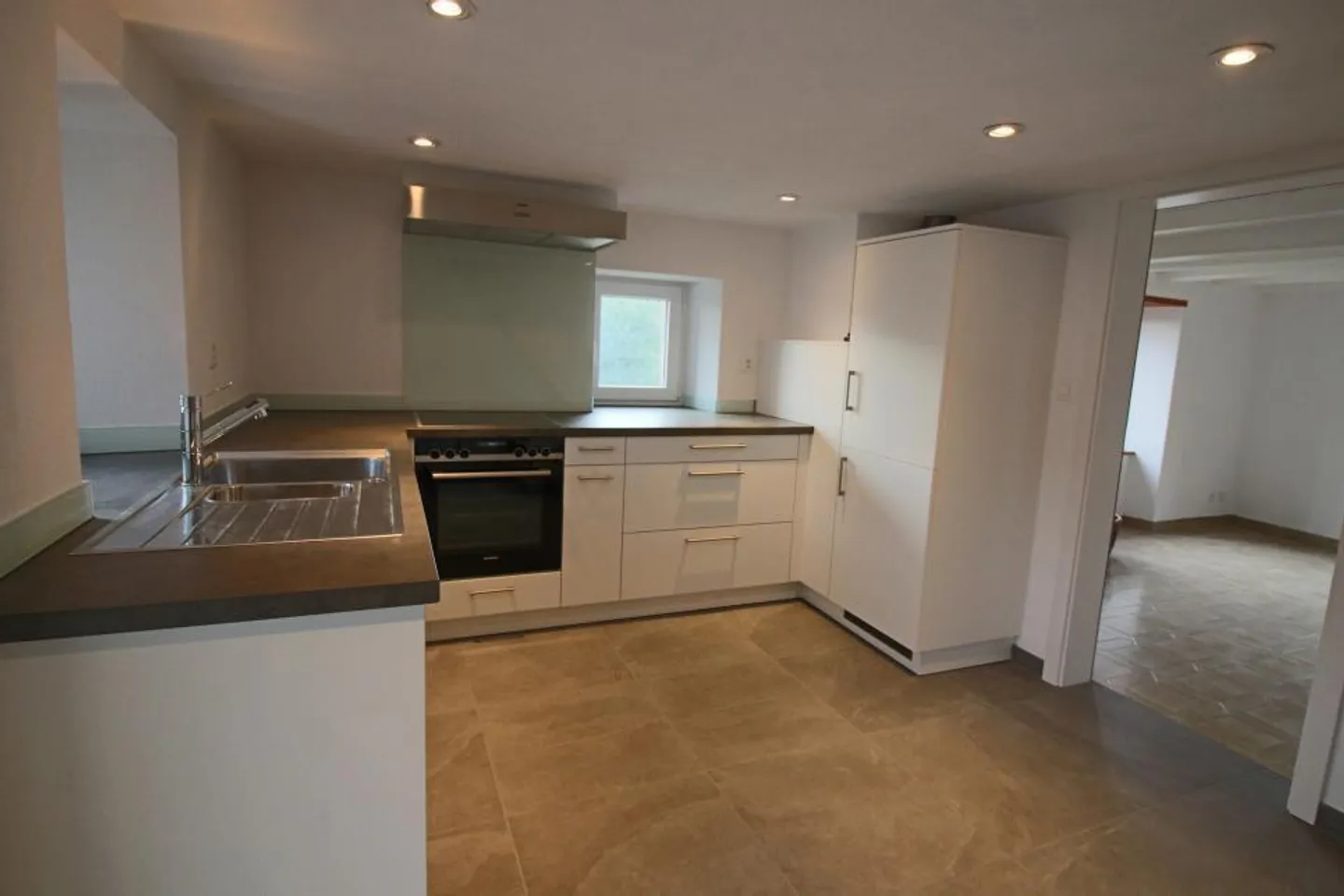 Single house for sale - Photo 1 of 12