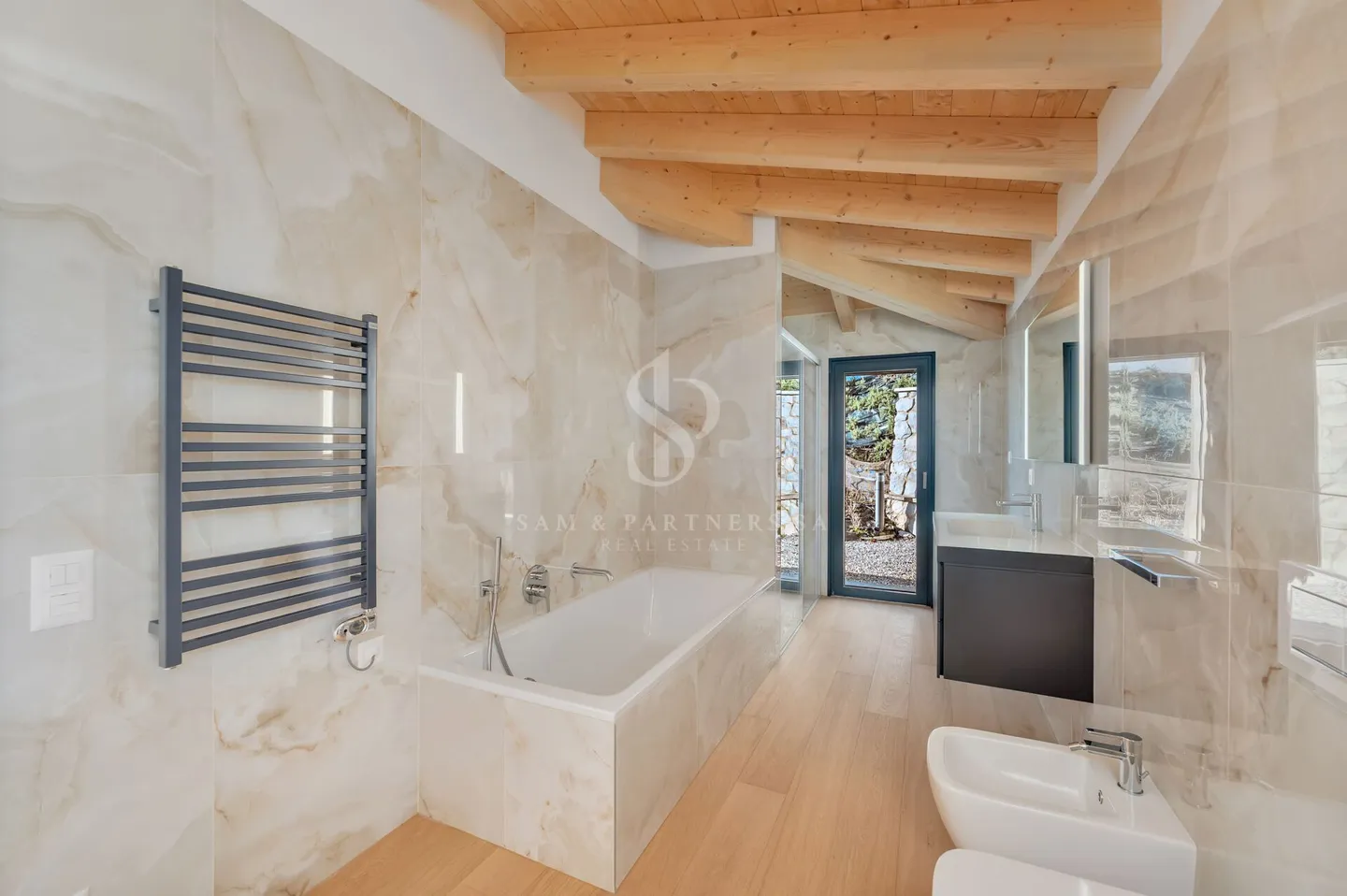 Villa moderna con vista lago - Foto 14 di 19