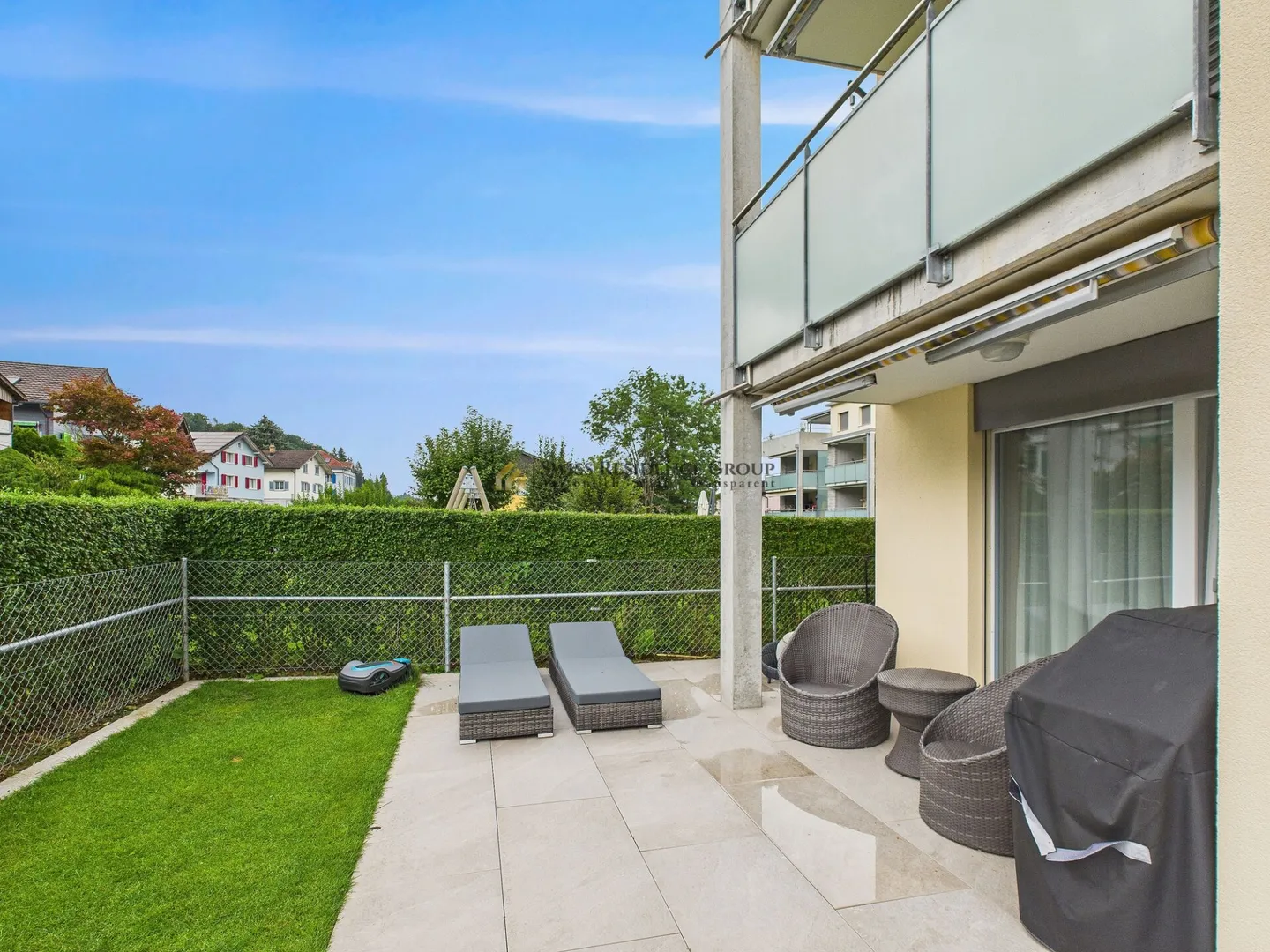 Appartamento giardino 5.5 stanze con grande giardino d'inverno - Foto 1 di 11